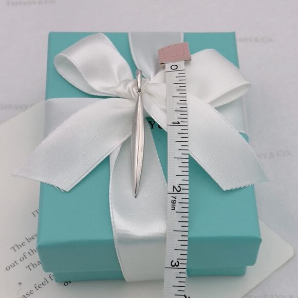 Tiffany & Co. 18K White Gold Feather Pendant Pendant Charm 750 Gift Pouch & Box - Picture 5 of 12